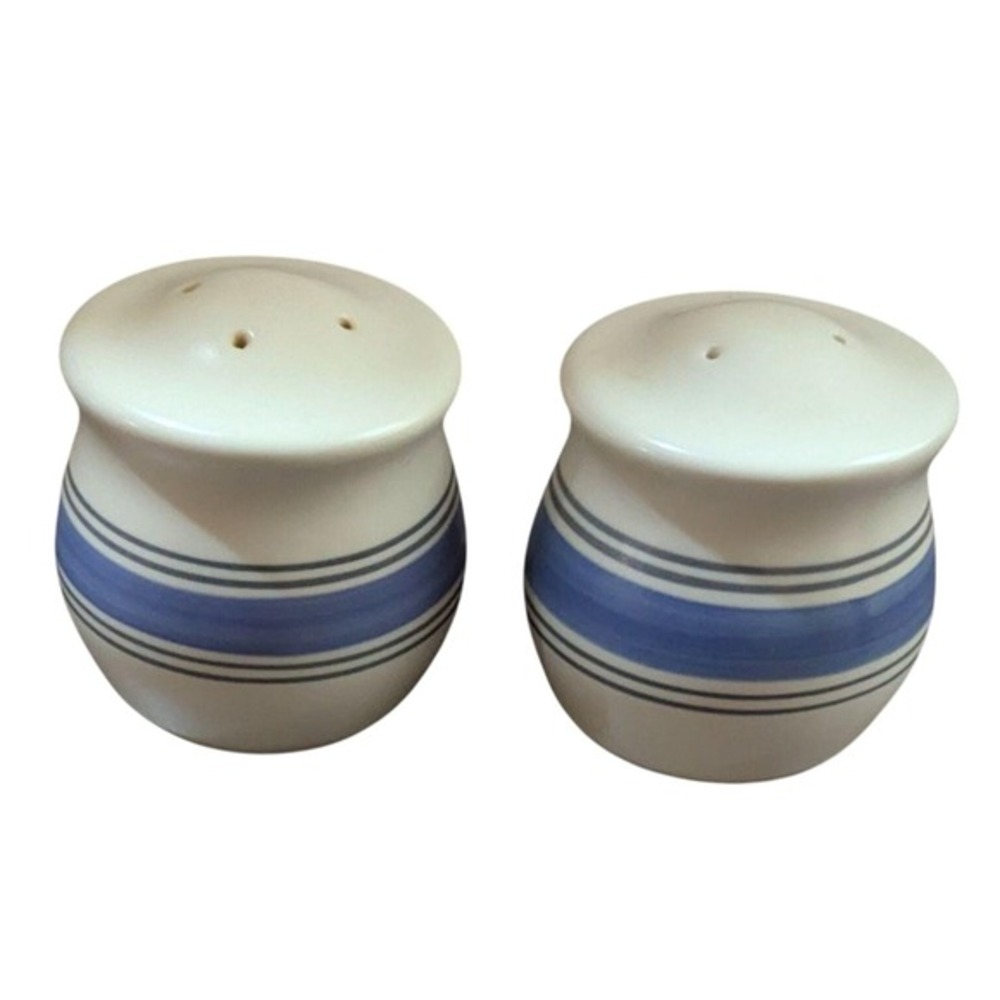 Pfaltzgraff Rio Ceramic Bue Pattern Salt and Pepper Shakers Vintage‎